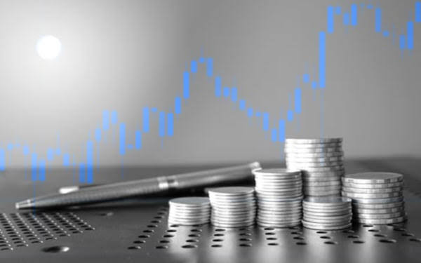 沪银日内振幅超2.8% 多空资金在15600元/千克关口激烈博弈
